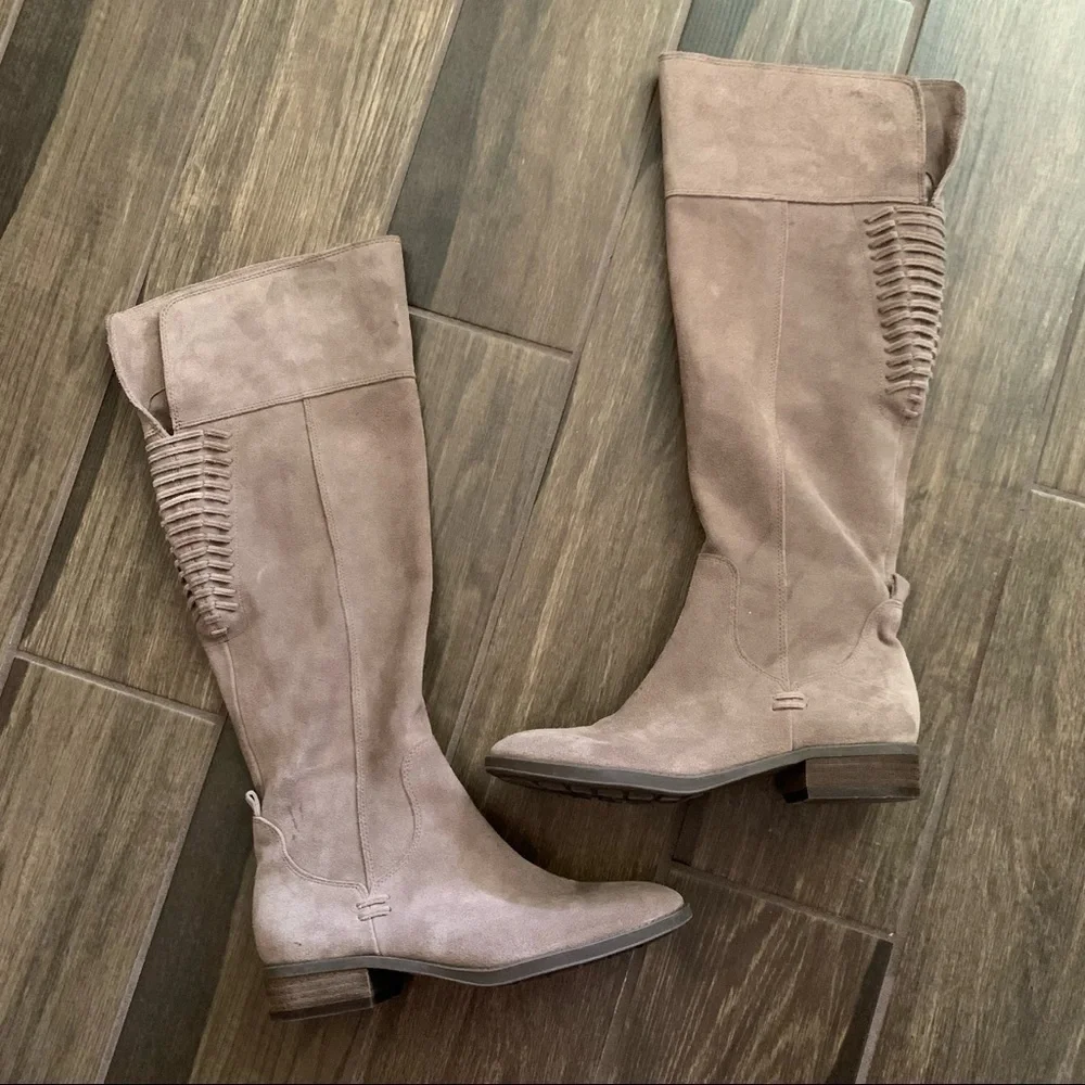 Vince Camuto Patamina Riding Boots in Foxy Suede Beige Sz 7.5
